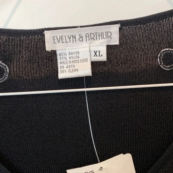 Evelyn & Arthur Black Sweater w/white polka dots‎ - Picture 2 of 6